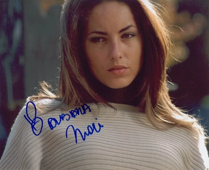Barbara Mori autograph