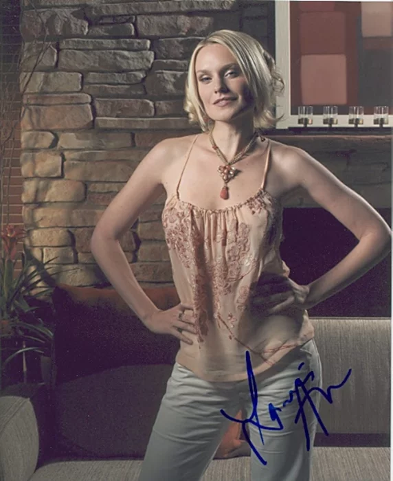 Laura Allen autograph