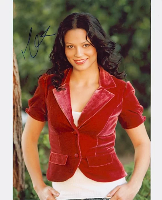 Navi Rawat autograph