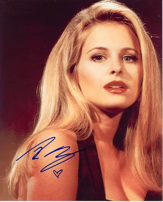 Ami Dolenz autograph