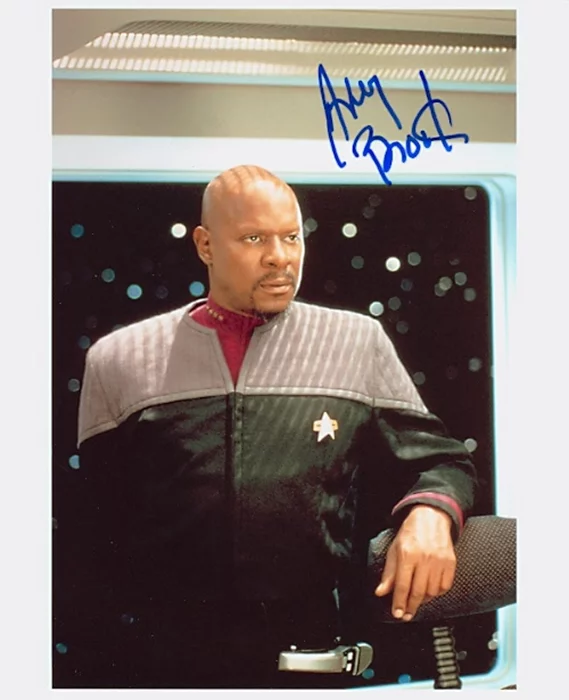 Avery Brooks autograph