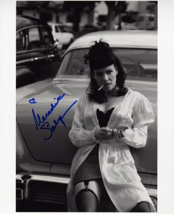 Meredith Salenger autograph