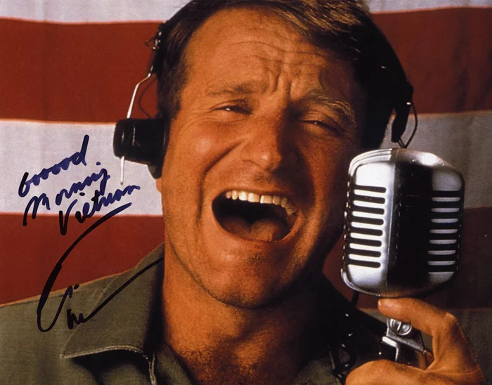 Robin Williams autograph
