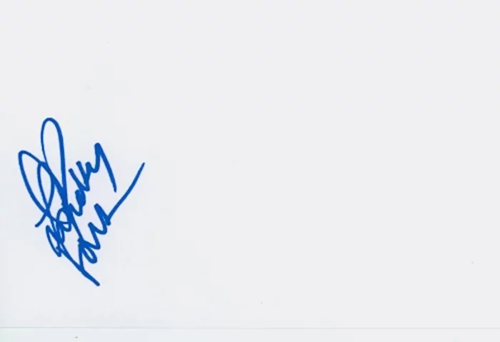 Lyndsy Fonseca autograph