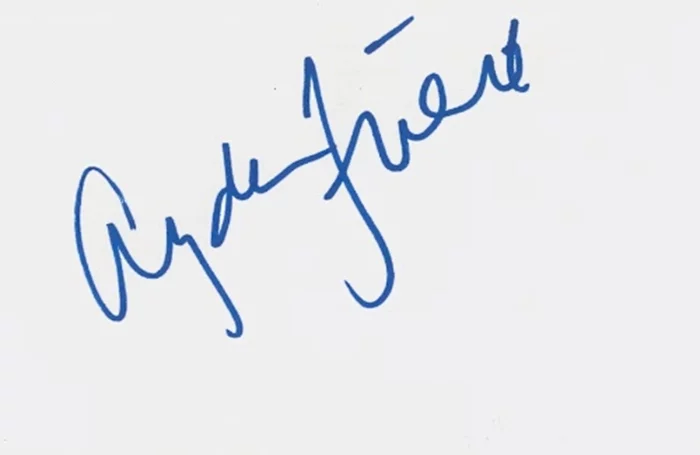 Ayda Field autograph