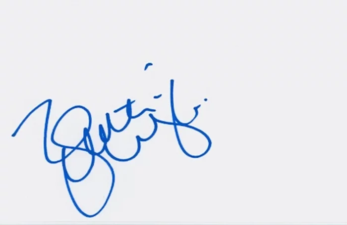 Kristi Yamaguchi autograph