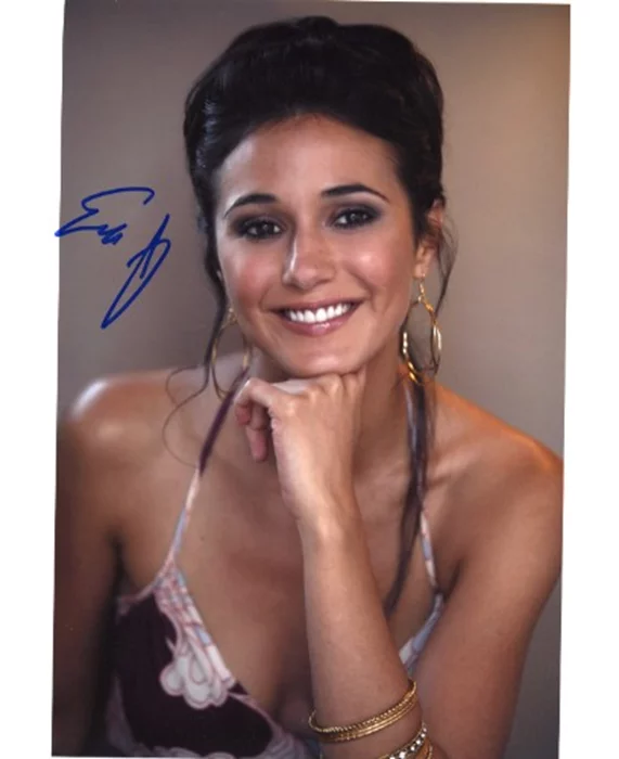 Emmanuelle Chriqui autograph