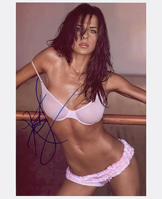 Kelly Monaco autograph