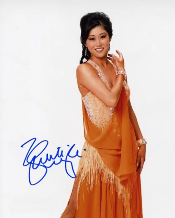 Kristi Yamaguchi autograph