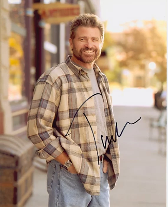 Treat Williams autograph