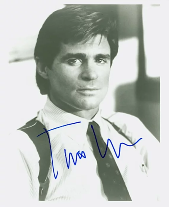 Treat Williams autograph