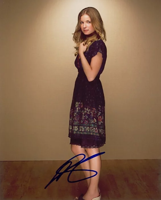 Emily Van Camp autograph