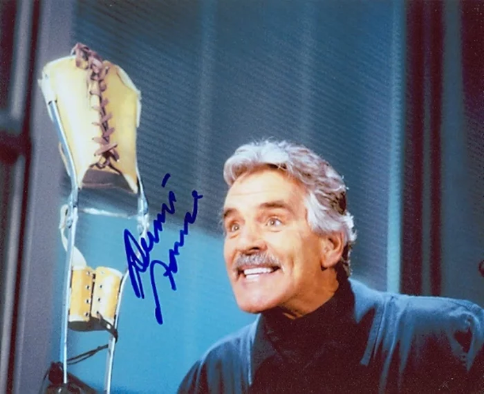 Dennis Farina autograph