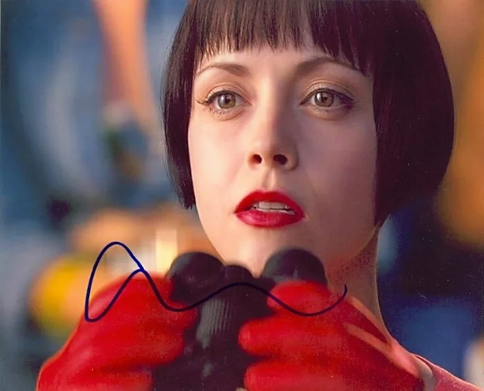 Christina Ricci autograph