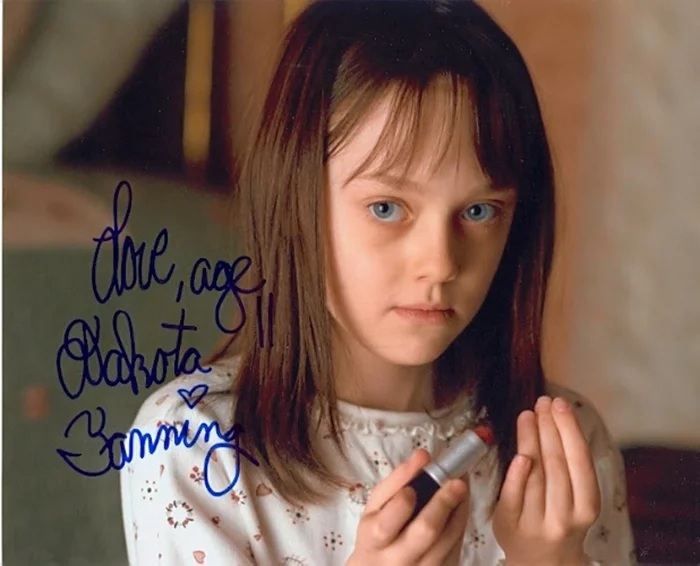 Dakota Fanning autograph