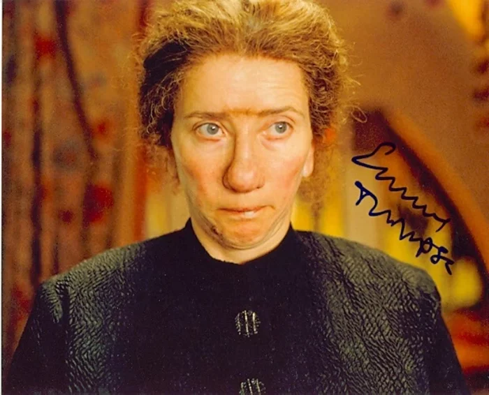 Emma Thompson autograph