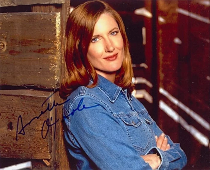 Annette O'Toole autograph