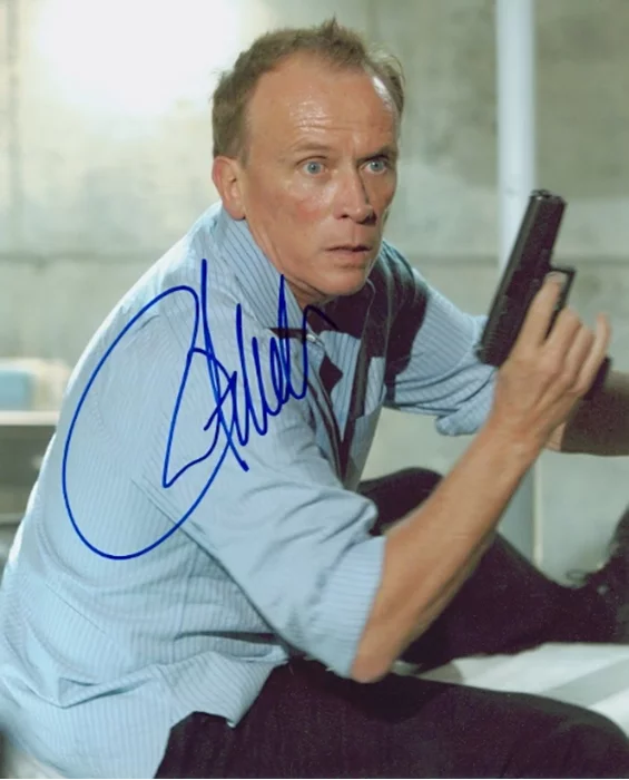 Peter Weller autograph