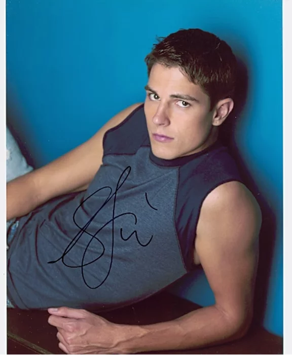 Sean Faris autograph