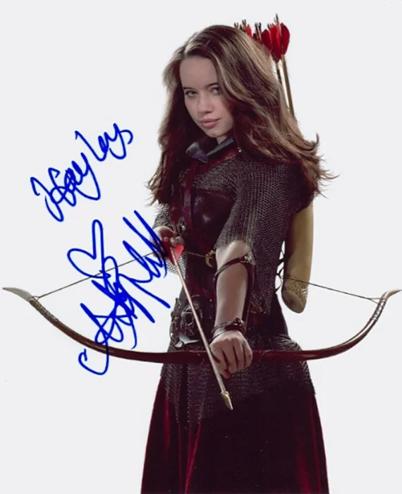 Anna Popplewell autograph