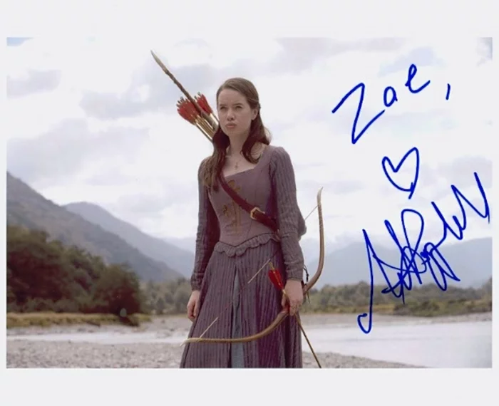 Anna Popplewell autograph