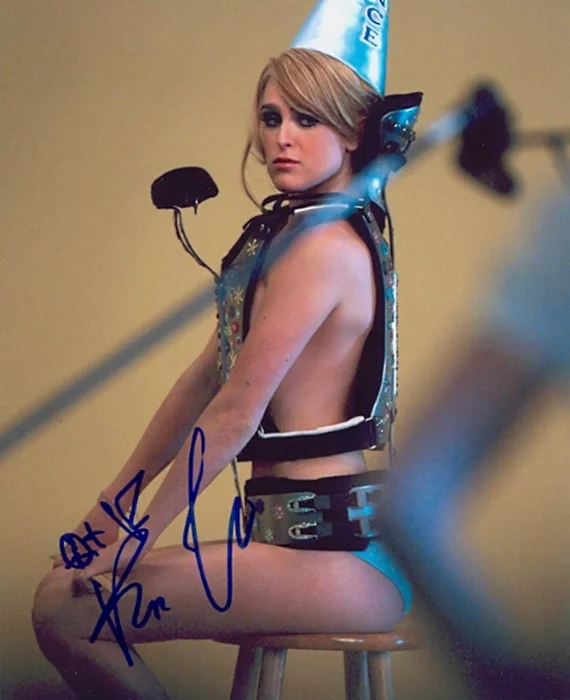 Rumer Willis autograph