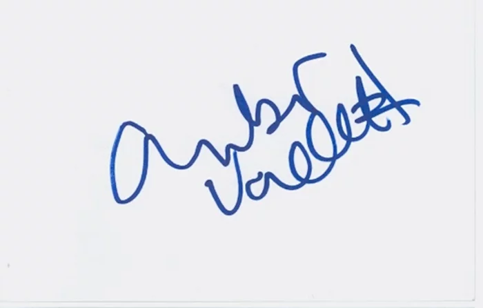 Amber Valletta autograph