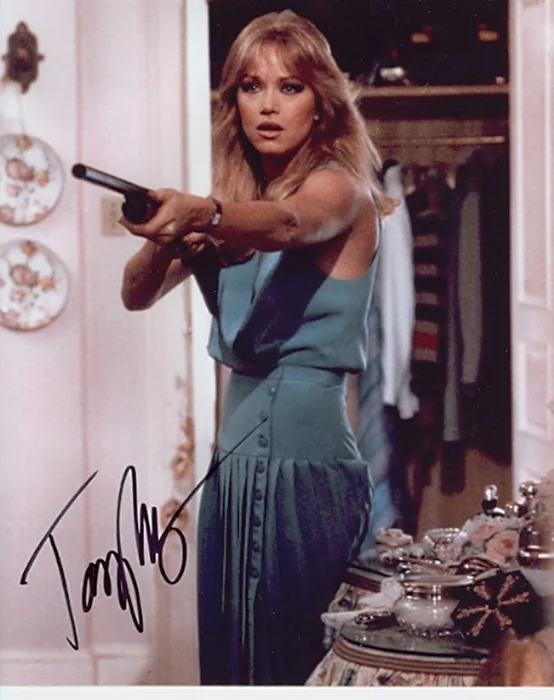 Tanya Roberts autograph