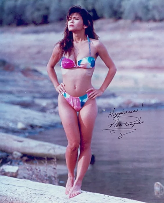 Nia Peeples autograph