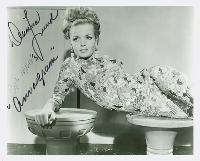 Deanna Lund autograph