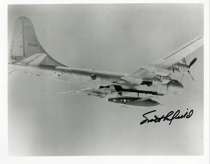 Scott Crossfield autograph