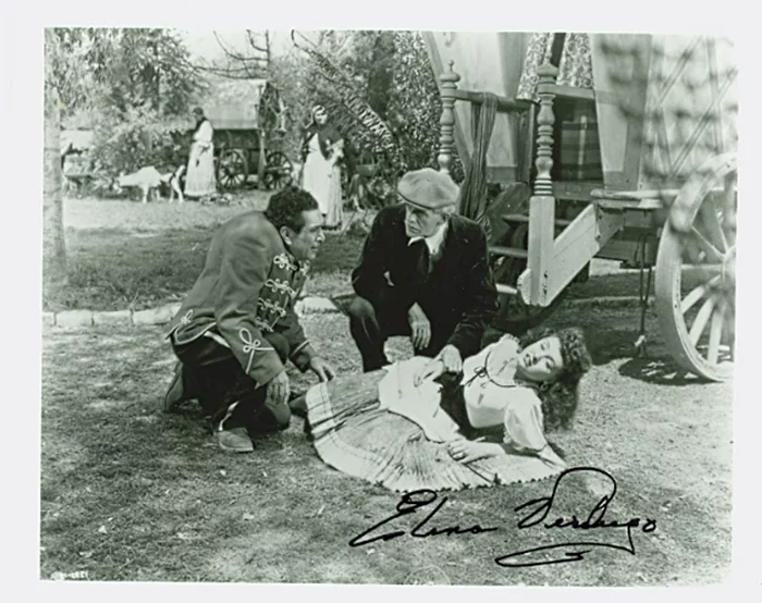 Elena Verdugo autograph