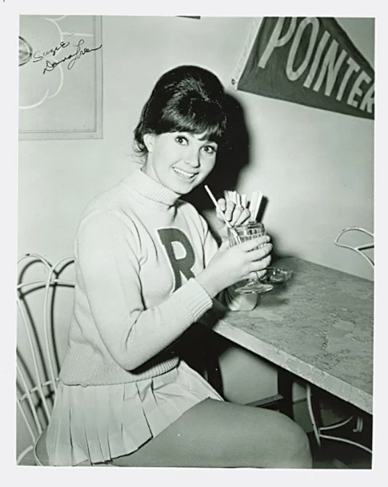 Donna Loren autograph