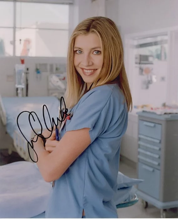 Sarah Chalke autograph