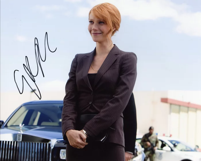 Gwyneth Paltrow autograph