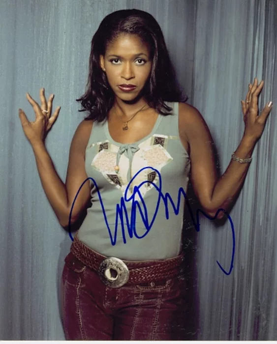 Merrin Dungey autograph
