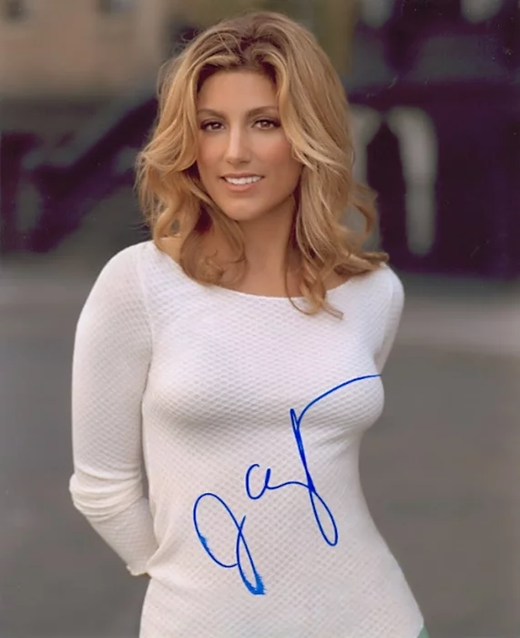 Jennifer Esposito autograph