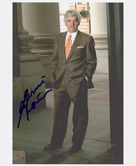 Dennis Farina autograph