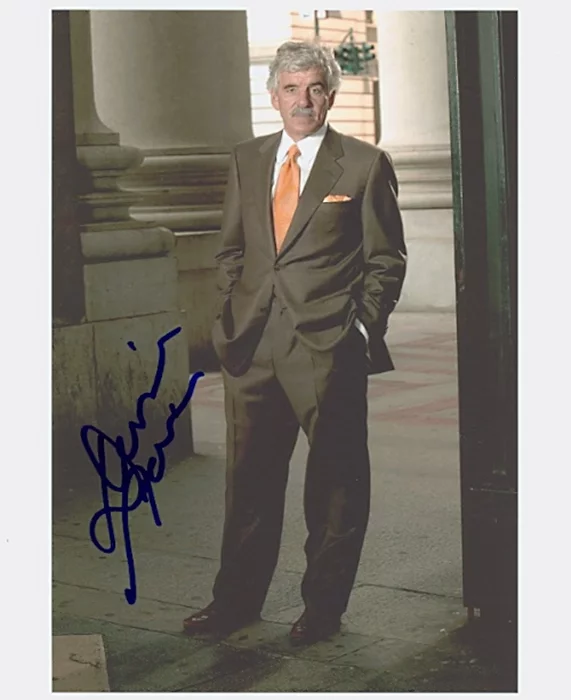 Dennis Farina autograph
