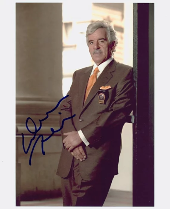 Dennis Farina autograph