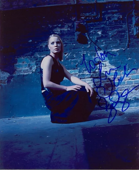 Melissa George autograph