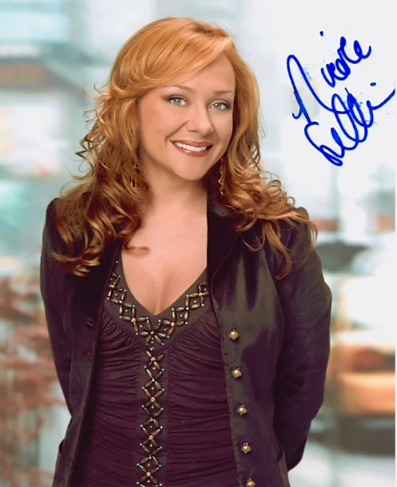 Nicole Sullivan autograph