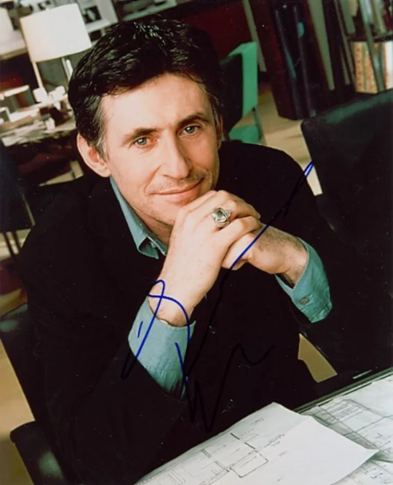 Gabriel Byrne autograph