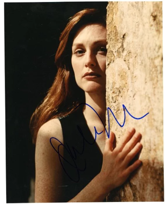 Julianne Moore autograph