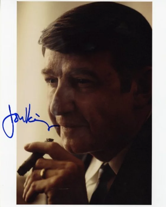 Jon Voight autograph