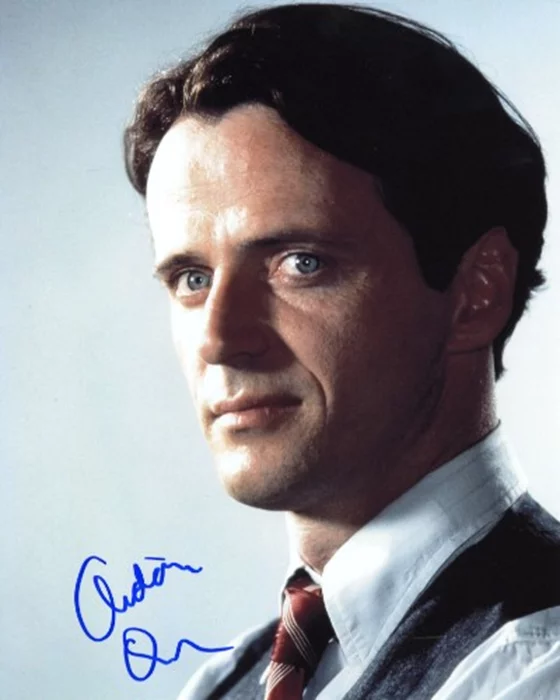 Aidan Quinn autograph