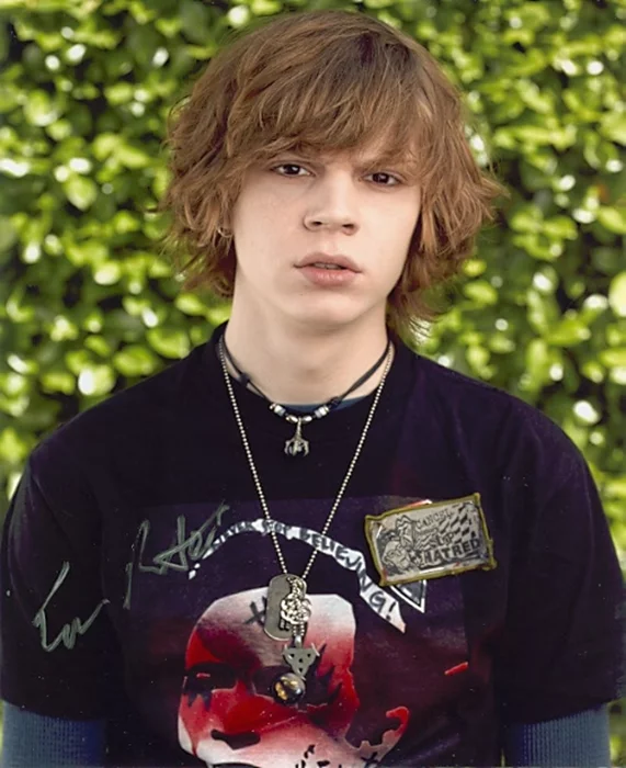 Evan Peters autograph