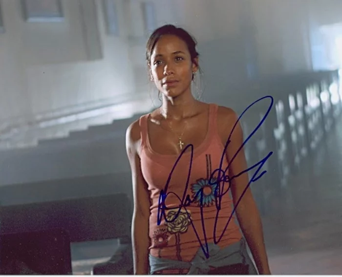 Dania Ramirez autograph
