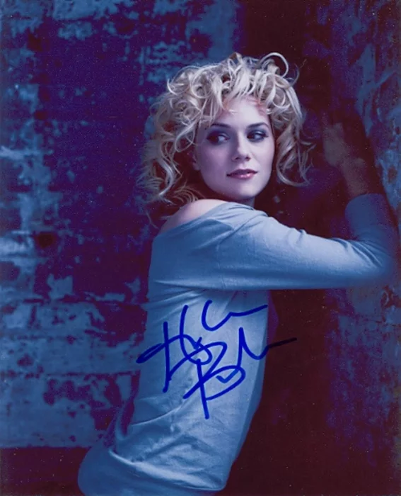 Hilarie Burton autograph