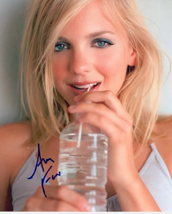 Anna Faris autograph
